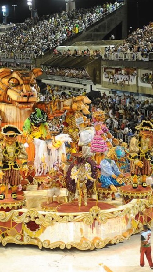 🎭 𝐄𝐥 𝐂𝐚𝐫𝐧𝐚𝐯𝐚𝐥. Más que una fiesta, el carnaval en Iberoamérica es un archivo vivo. Durante siglos, las máscaras y disfraces fueron herramientas políticas: una forma de parodiar al poder, preservar ritos prohibidos y defender la identidad.
🔗 Artículo en nuestra bio.
#Carnaval #Cultura #Iberoamérica #Oruro Barranquilla CasaDeAmérica