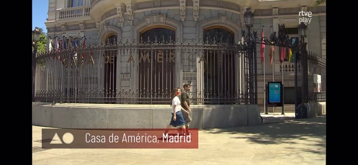 🇨🇴 🎶 Los colombianos Monsieur Periné (@monsieurperine) están de gira por España y pasaron por Casa de América para conversar sobre el momento que vive la banda, la conexión con el público y esa mezcla de sofisticación, alegría y ritmos latinoamericanos que ha conquistado escenarios de todo el mundo.

Compartimos este reportaje de @atencionobras (@la2_tve), en el que podrás conocer más sobre una de las propuestas más originales de la música latinoamericana actual.

▶️ Dale al play y disfruta de la entrevista.