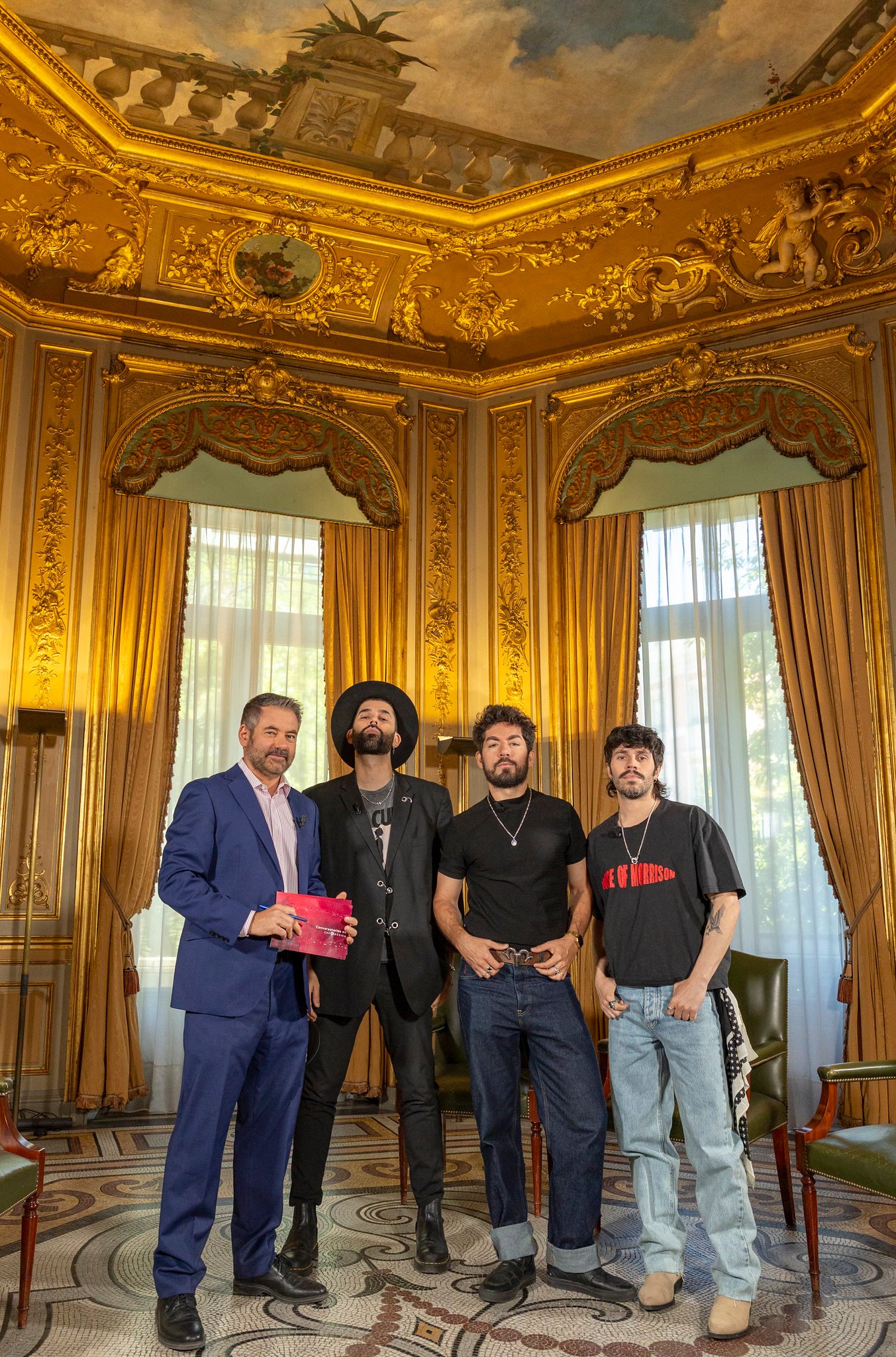🎙️ Las canciones también tienen historias que contar.

Julio Somoano (@j_somoano) conversa con Siloé (@siloe_music) sobre música, inspiración y todo lo que sucede antes de subir al escenario.

▶️ Una nueva entrega de ‘Conversatorios en Casa de América’, en @conversatorios_tve.
