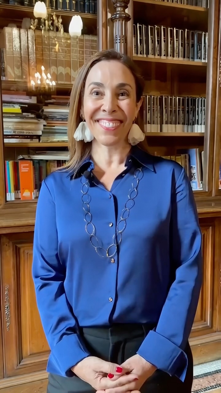 🎶 El pasado también se escucha.

Francisca Zalaquett nos invita a descubrir los instrumentos sonoros de los mayas prehispánicos y su relación con la naturaleza, la vida cotidiana y los rituales.

🤝 Con @unamespana.

▶️ Próximamente podrás ver la conferencia ‘Universos sonoros mayas’ en nuestro canal de YouTube.